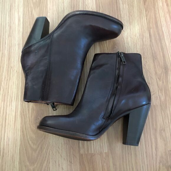 FRYE Jenny 3475388-DBN Dark Brown Leather Side-Zip Booties - Picture 11 of 13